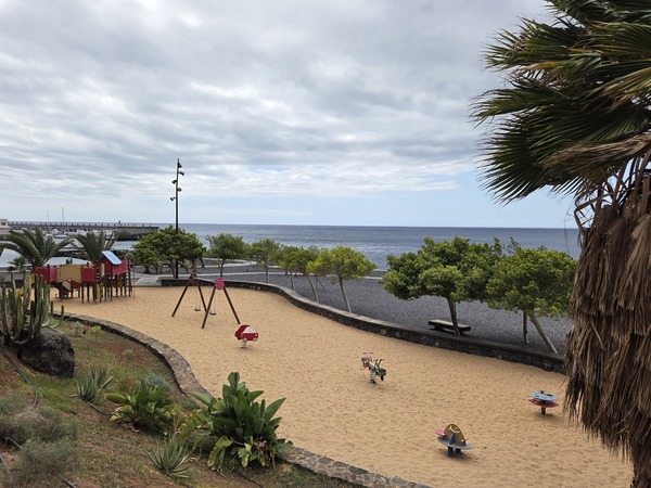 Parque Infantil en la Playa de Radazul