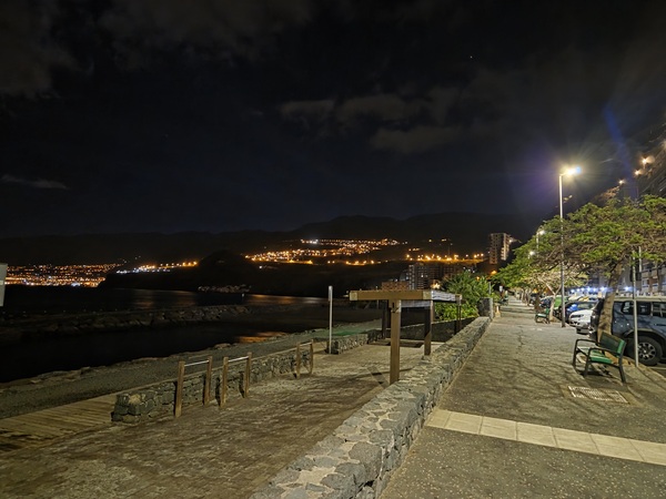PAseo de Radazul en la noche